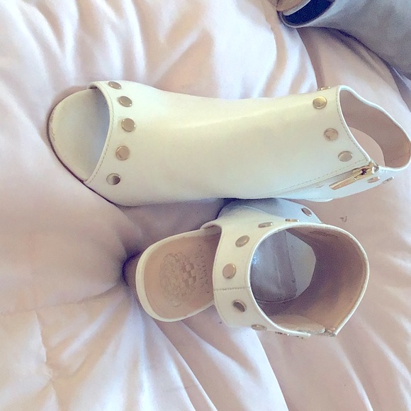 White Vince camuto heels - Picture 1 of 2